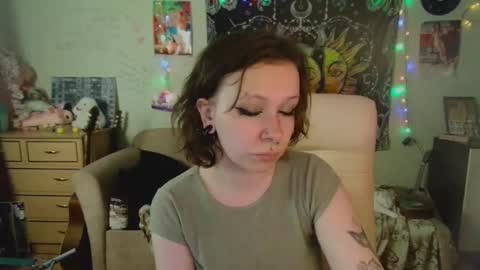 Snapshot of lileyfoxxx chatting on October 2, 2:33 pm Lil online show from October 2, 2:33 pm