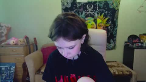 Snapshot of lileyfoxxx chatting on December 6, 6:04 am Lil online show from December 6, 6:04 am