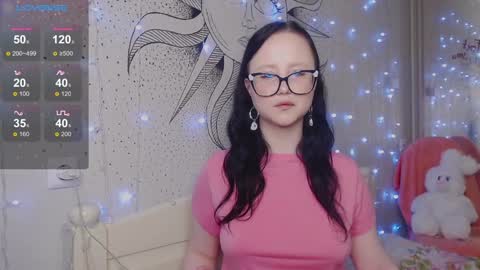Snapshot of lilhornyprincess chatting on December 21, 8:43 pm Nika and Lori online show from December 21, 8:43 pm
