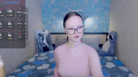 Snapshot of lilhornyprincess chatting on March 5, 11:28 am Nika and Lori online show from March 5, 11:28 am