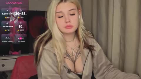 Snapshot of lilhornyprincess chatting on September 14, 8:07 pm Nika and Lori online show from September 14, 8:07 pm