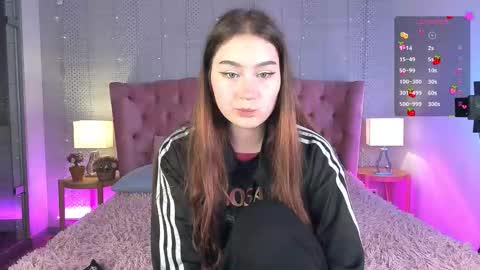 Snapshot of lili_luuu chatting on September 17, 3:37 am Lilu online show from September 17, 3:37 am