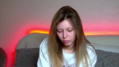 Mia online show from February 2, 6:59 am