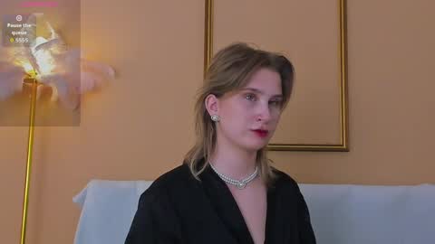 Lilian  online show from May 11, 1:29 am
