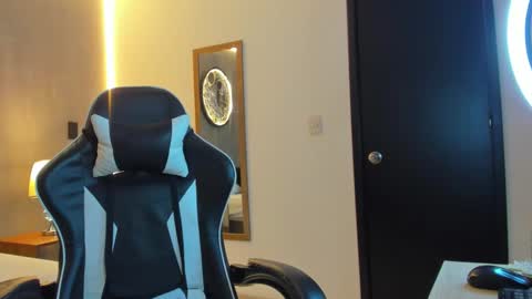 Snapshot of liliand_ chatting on September 20, 9:24 pm L I L I online show from September 20, 9:24 pm