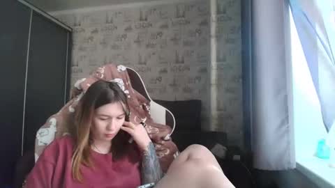 liliawoolf online show from April 19, 5:07 am