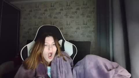 liliawoolf online show from November 17, 7:25 pm