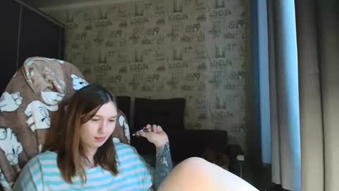 liliawoolf online show from April 1, 2:03 pm