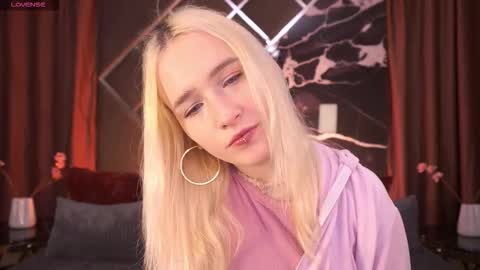 lilielfie online show from March 9, 10:35 pm