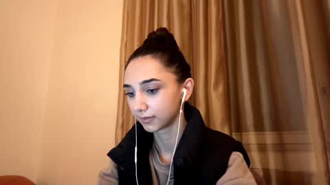 Snapshot of lilihalvorsen chatting on October 3, 10:15 pm Lina online show from October 3, 10:15 pm