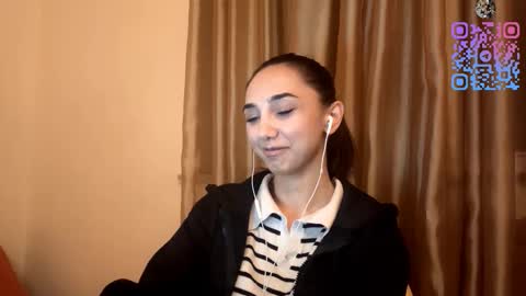 Snapshot of lilihalvorsen chatting on October 15, 10:45 pm Lina online show from October 15, 10:45 pm