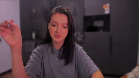 Snapshot of lililaluna chatting on December 12, 1:28 pm             ...  online show from December 12, 1:28 pm