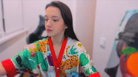 Snapshot of lililaluna chatting on January 13, 5:23 pm             ...  online show from January 13, 5:23 pm