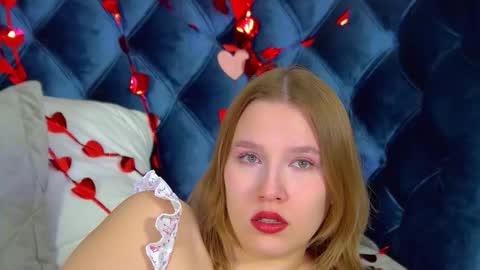 LiliLinn online show from February 16, 4:56 am