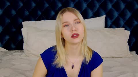 LiliLinn online show from January 18, 4:48 am