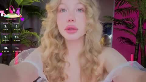 lililok101 online show from March 2, 3:39 am