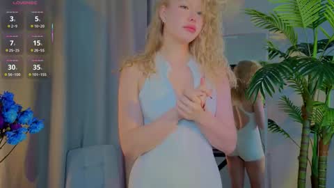 lililok101 online show from November 13, 2:43 am