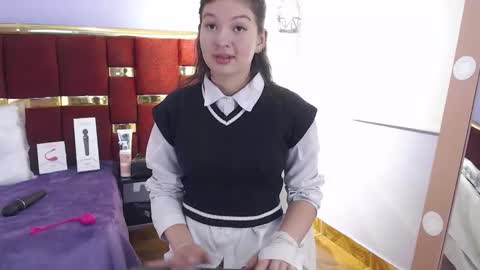 lilimini online show from December 17, 8:46 pm