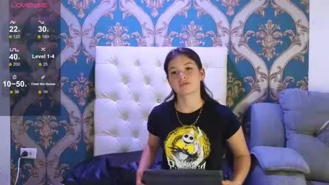 Snapshot of lilimini032 chatting on January 2, 7:18 pm lilimini online show from January 2, 7:18 pm