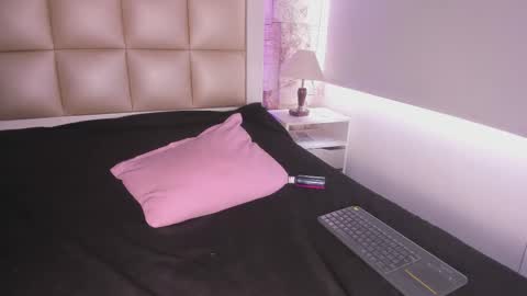 Snapshot of lilit_jade chatting on February 13, 2:52 pm Lilit online show from February 13, 2:52 pm