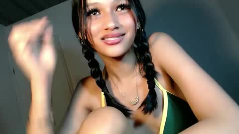 Chloe online show from February 11, 1:23 pm