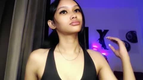 Chloe online show from May 16, 9:23 am