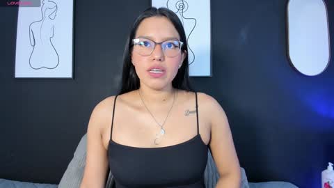 Snapshot of lilith_dh chatting on December 30, 11:59 am Lili online show from December 30, 11:59 am