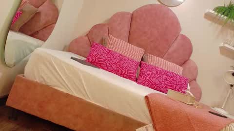 L I L I T H  online show from September 22, 11:19 am