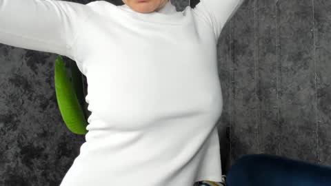 lillian_white1 online show from April 8, 5:09 am