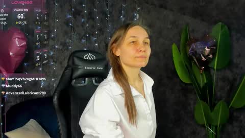 lillian_white1 online show from March 8, 2:04 am