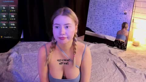 lillie_berry online show from November 12, 5:16 am