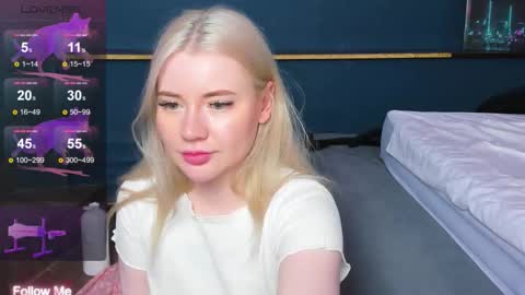 lillie_berry online show from March 28, 9:42 am