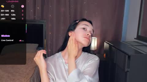 Celina Lillie online show from February 5, 9:34 am