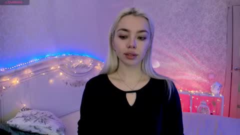 LilliMoore online show from January 16, 12:17 am