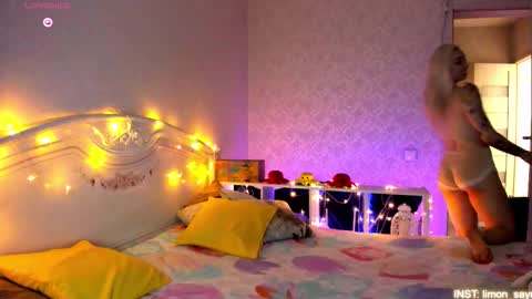 LilliMoore online show from March 8, 12:51 am