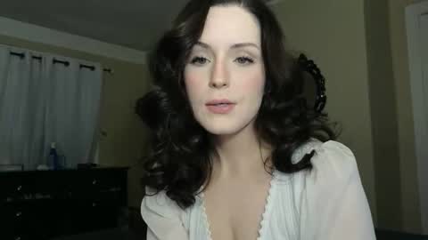 lilly_adams88 online show from December 1, 3:32 am