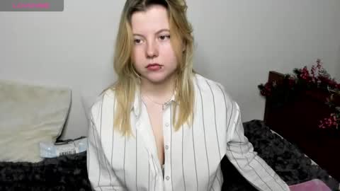 Lilly Depp online show from January 13, 7:40 pm