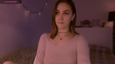 LillyFarey online show from November 17, 8:20 pm