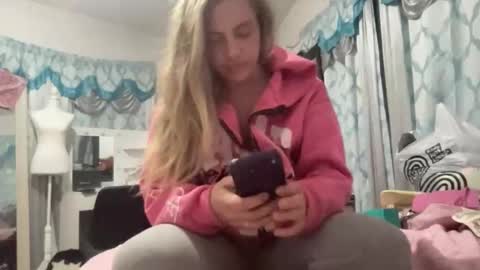 lillyxlaa online show from June 11, 2:53 am