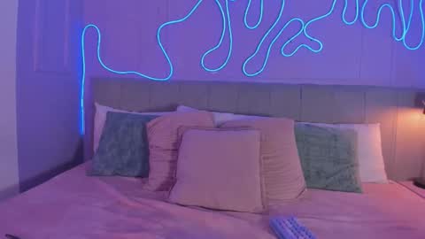 Lilou online show from November 29, 8:24 pm