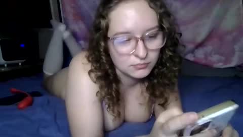 Snapshot of lilpies chatting on December 29, 4:38 am LilPies  online show from December 29, 4:38 am