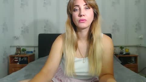lilu_cute25 online show from September 30, 8:57 pm