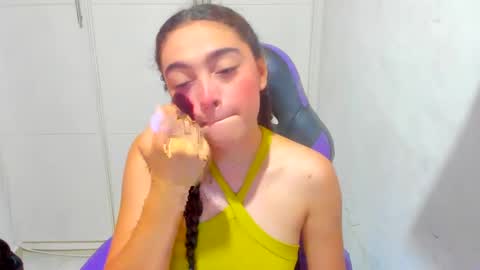 Snapshot of lily_anal_squirt chatting on December 22, 7:10 pm lily_anal_squirt online show from December 22, 7:10 pm