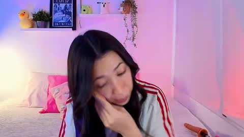 just lily online show from November 24, 8:55 pm