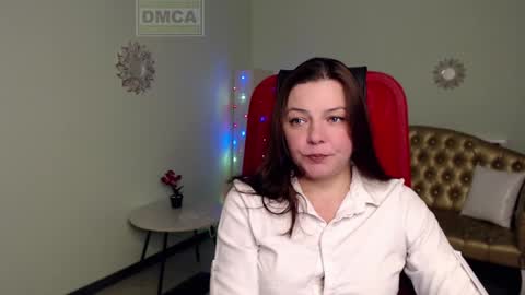 Snapshot of lily_flower7_ chatting on December 11, 5:00 am Lily online show from December 11, 5:00 am