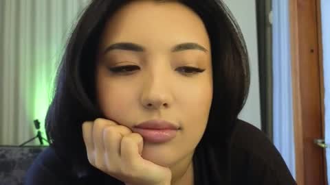 Lily online show from September 19, 7:07 am