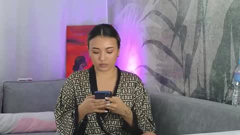 Lily online show from March 4, 8:13 am