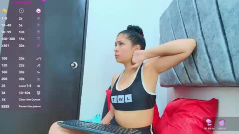 LILY MEGHAN online show from March 13, 2:35 am