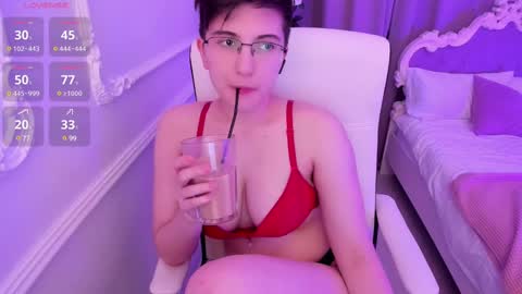 Snapshot of lily_merlin chatting on February 28, 1:05 am Lily online show from February 28, 1:05 am