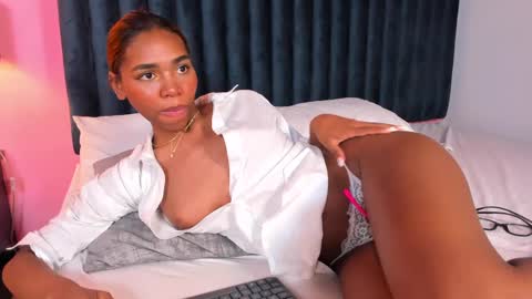 Snapshot of lily_miiller chatting on December 31, 4:25 pm Lily Miiller online show from December 31, 4:25 pm